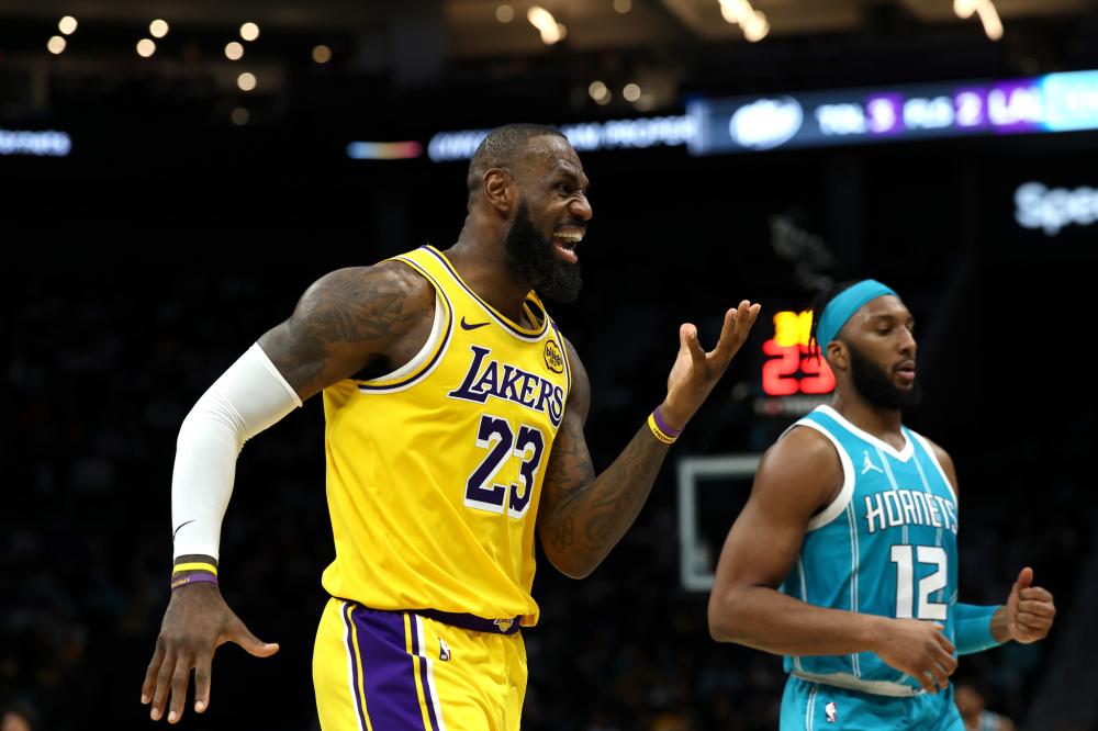 击与底线多 击与底线多