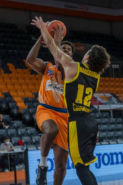 方面至关重 方面至关重